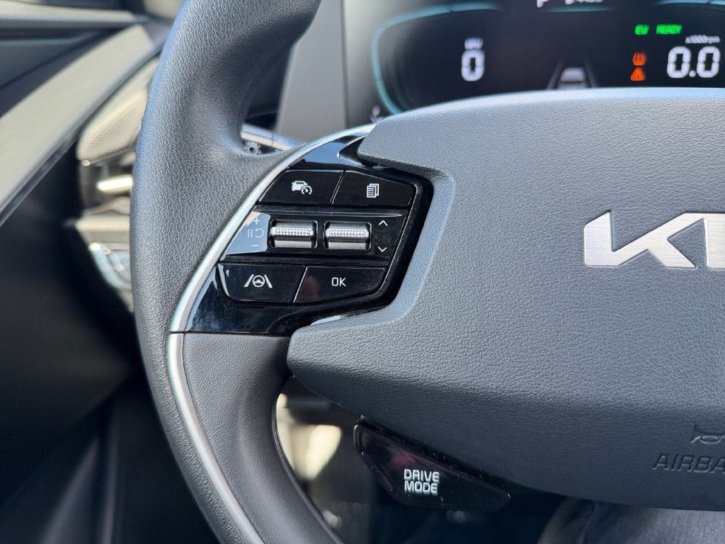 Used 2025 Kia Niro LX FWD image 16