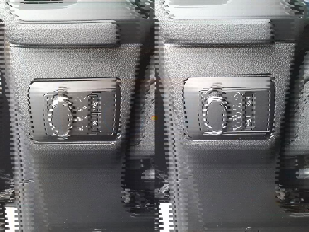 Certified 2025 Ford Escape ST-Line image 17