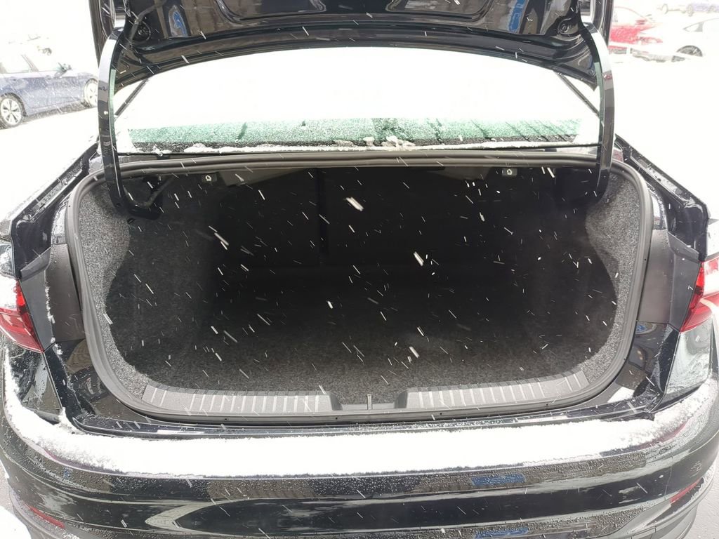 Used 2025 Volkswagen Jetta Sport image 27