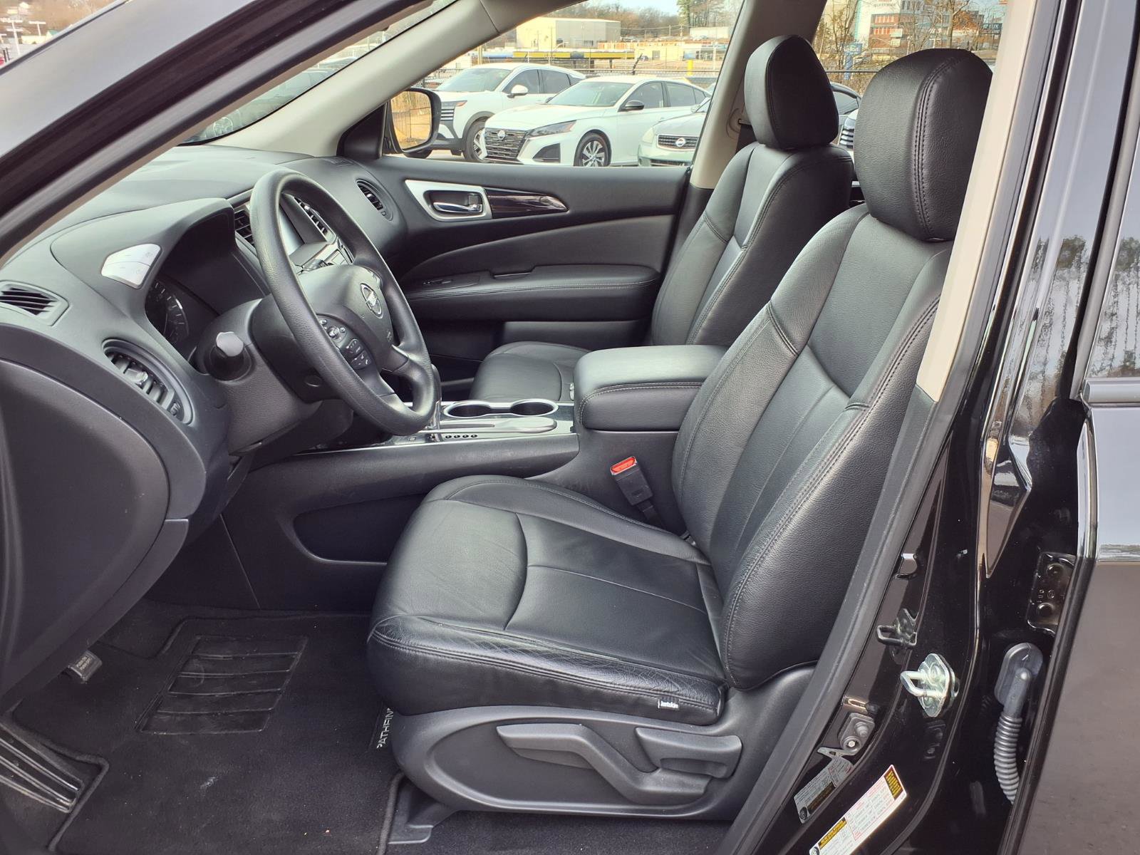 Used 2020 Nissan Pathfinder S image 15