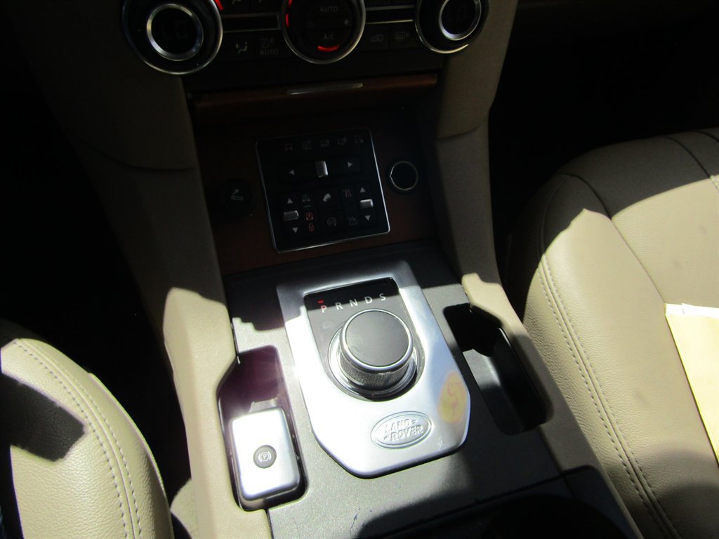 Used 2015 Land Rover LR4 HSE AWD/4WD image 11