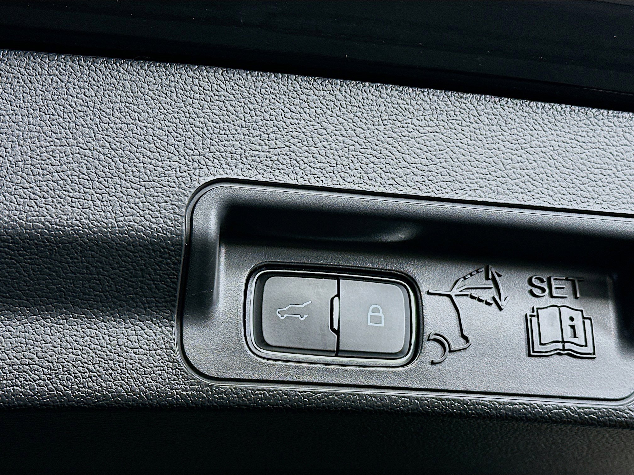 Used 2023 Ford Explorer XLT w/ Equipment Group 202A image 31