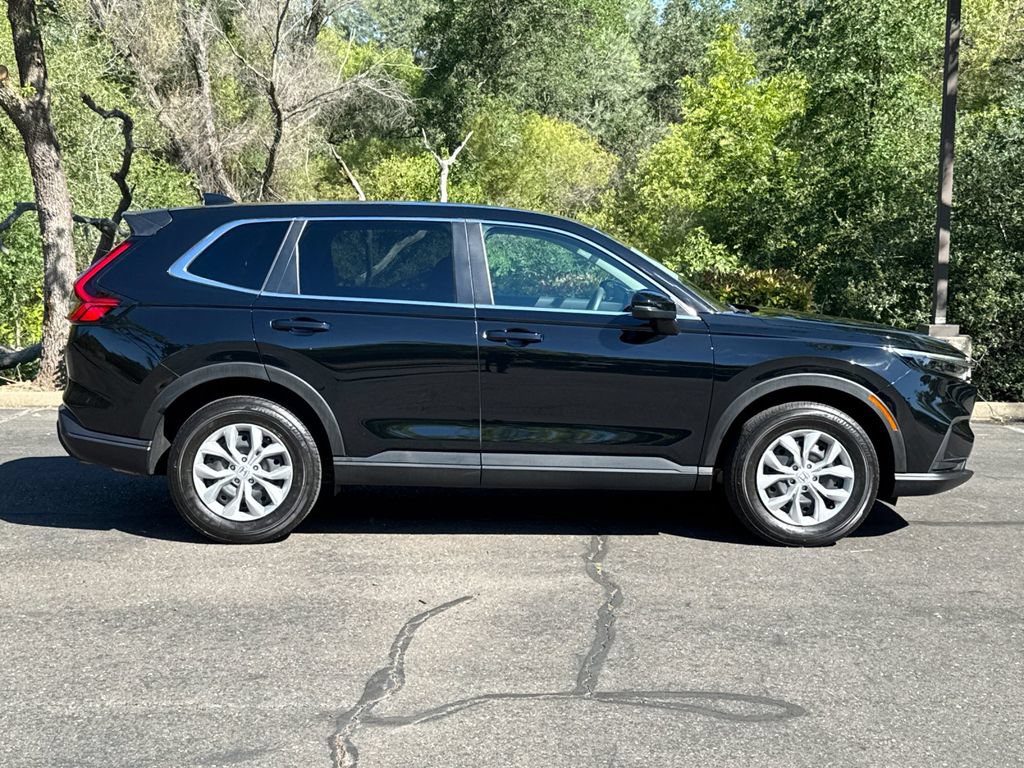 Used 2025 Honda CR-V LX image 4