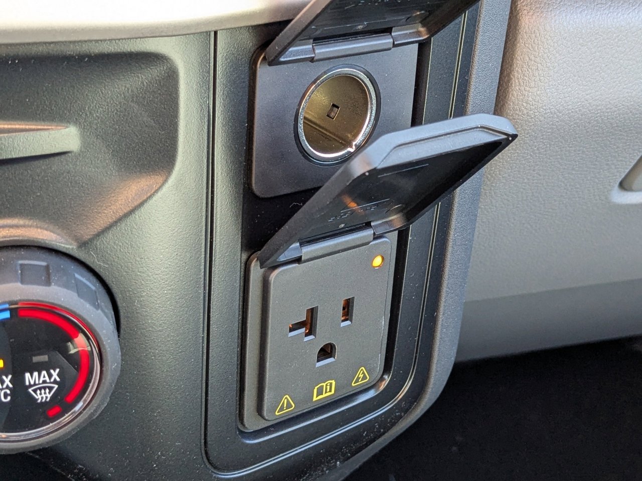 New 2025 Ford F350 XLT w/ FX4 Off-Road Package image 24