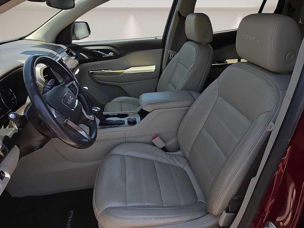 Used 2018 GMC Acadia Denali w/ Technology Package FWD image 12