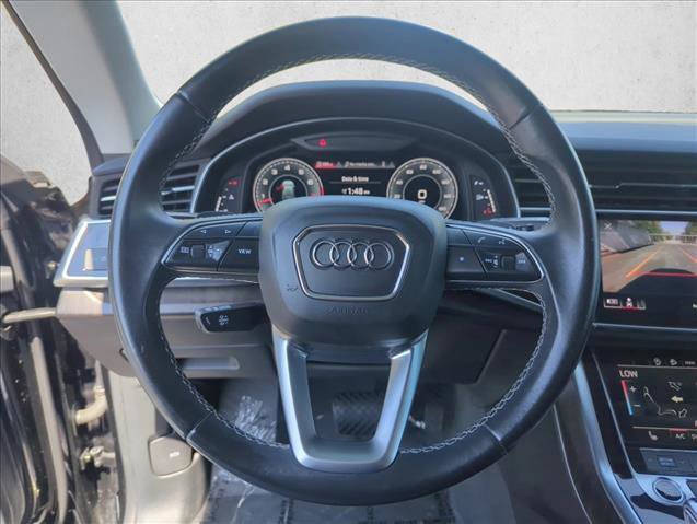 Used 2022 Audi Q8 Premium image 9