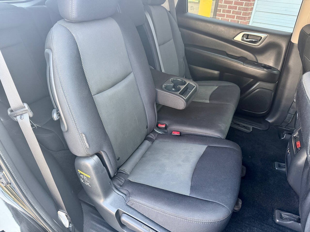 Used 2019 Nissan Pathfinder SV AWD/4WD image 21