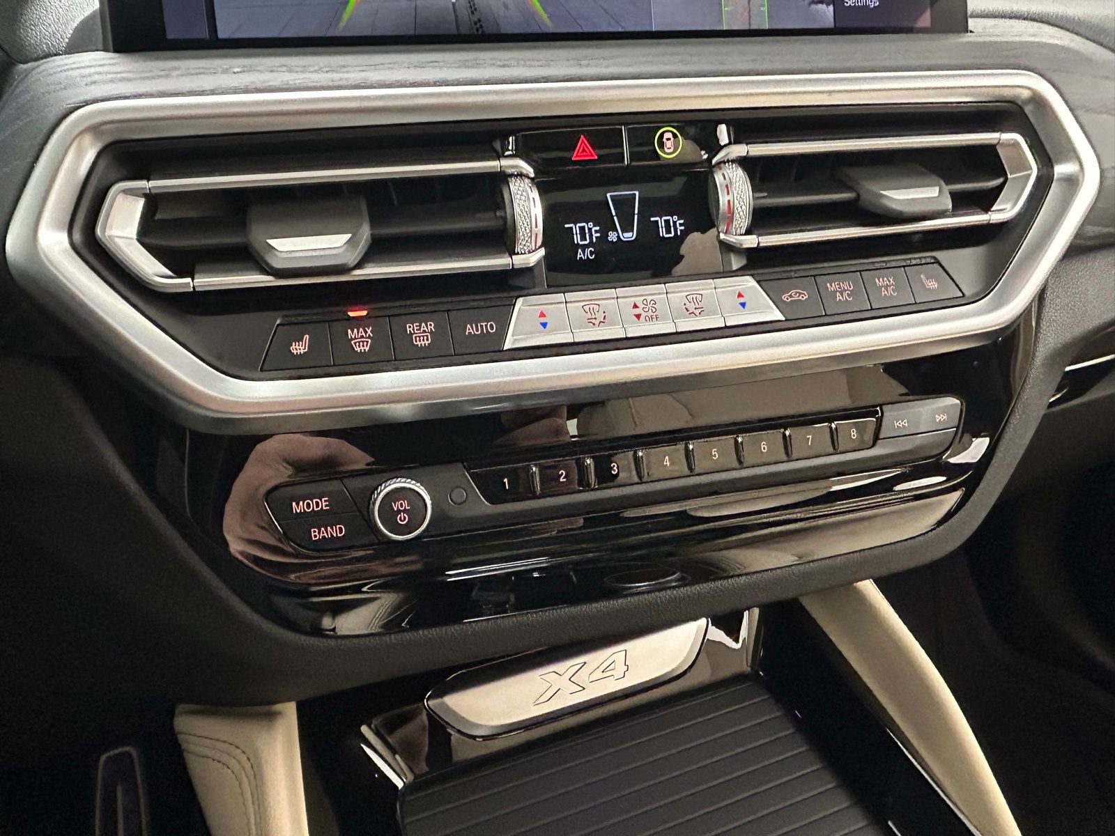 Used 2025 BMW X4 xDrive30i w/ M Sport Package AWD/4WD image 19