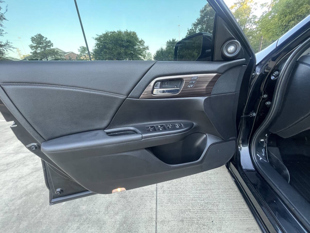 Used 2016 Honda Accord EX-L image 10