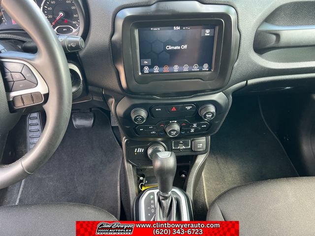 Used 2020 Jeep Renegade Latitude AWD/4WD image 17