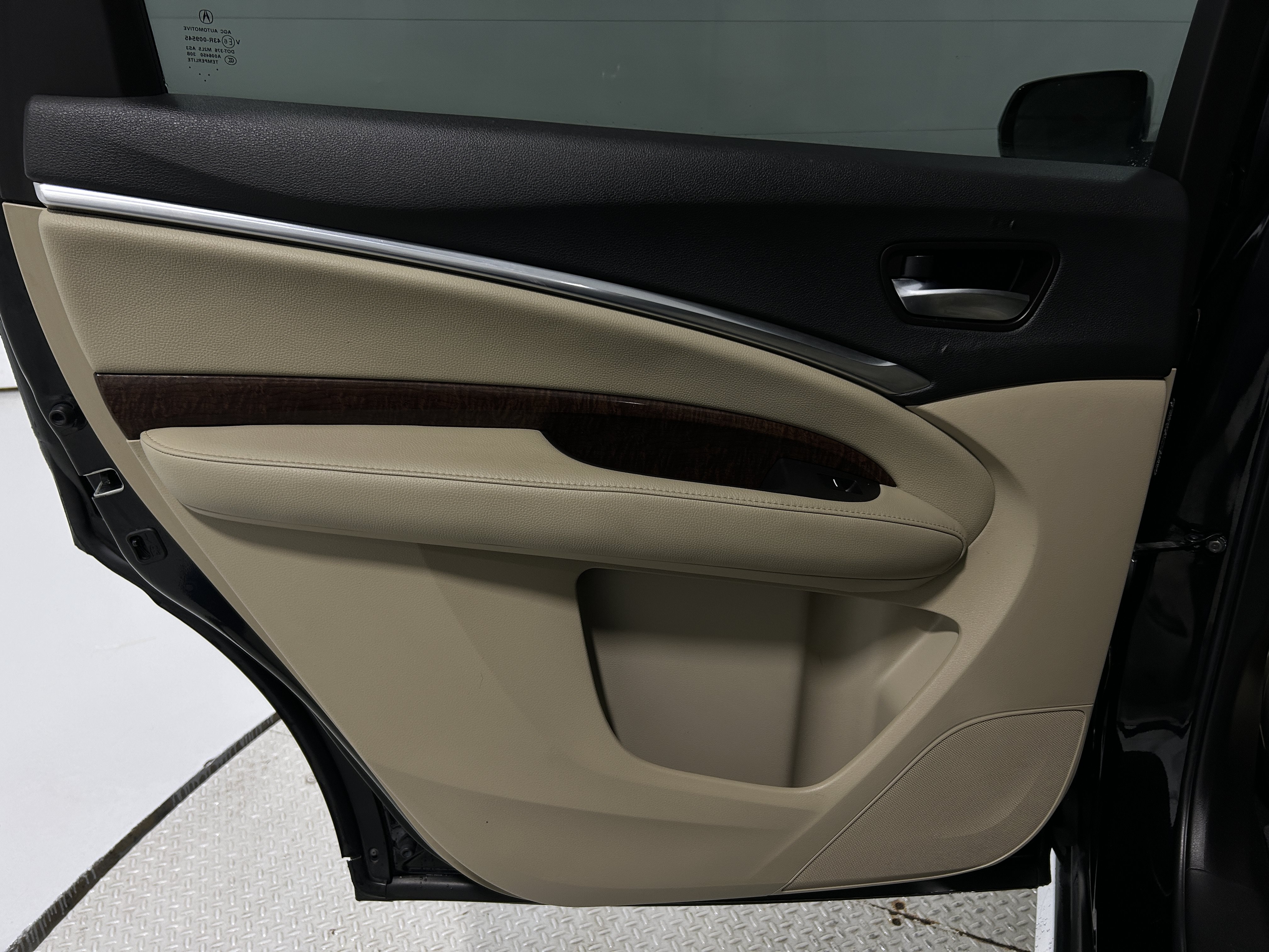 Used 2020 Acura MDX SH-AWD image 25