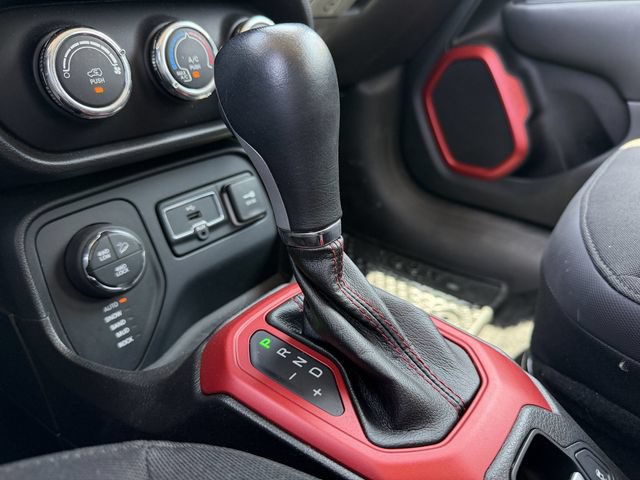 Used 2016 Jeep Renegade Trailhawk AWD/4WD image 19