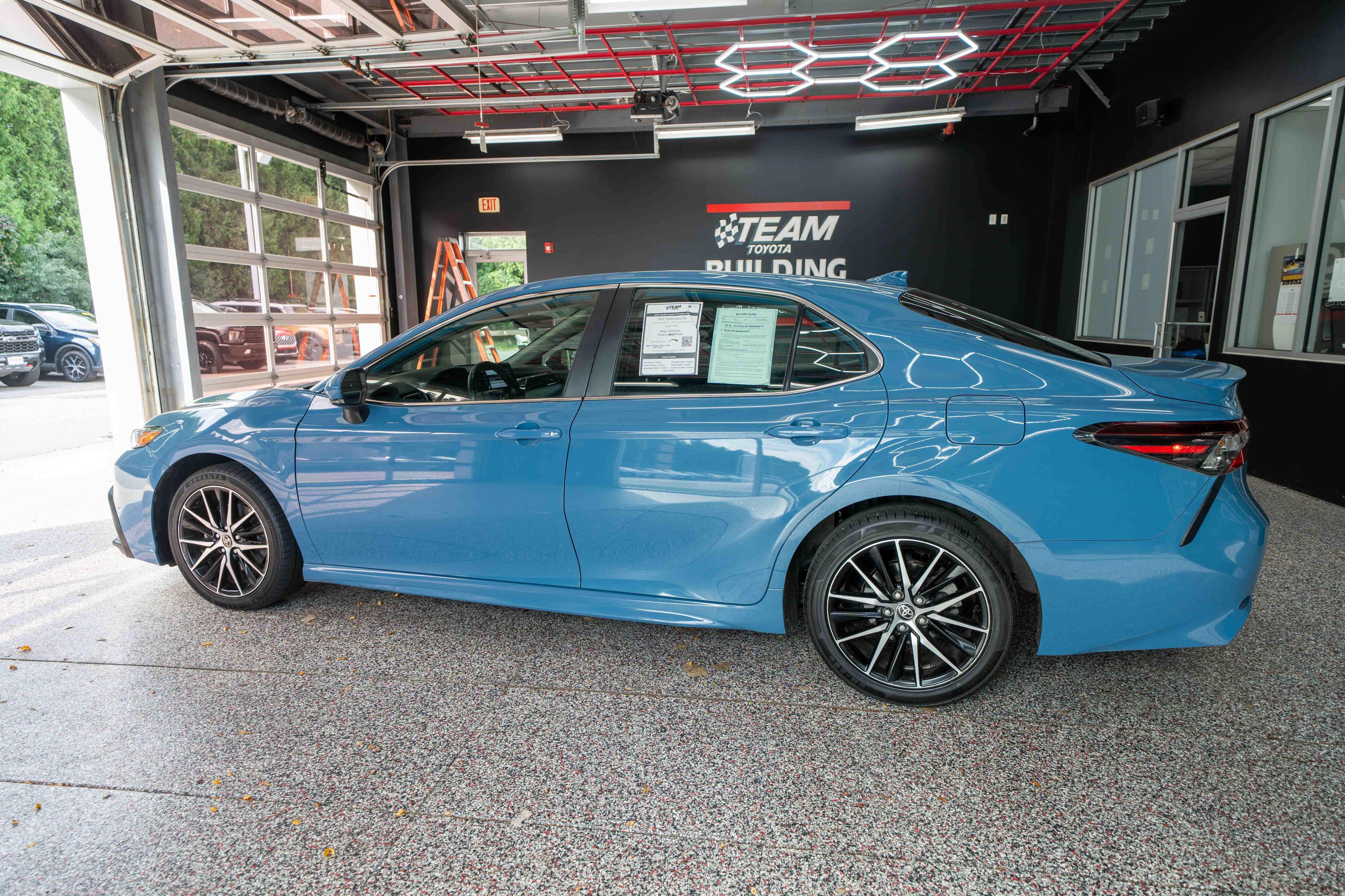 Used 2024 Toyota Camry SE FWD image 2