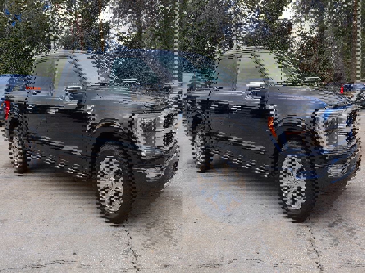 Used 2023 Ford F150 Platinum image 2