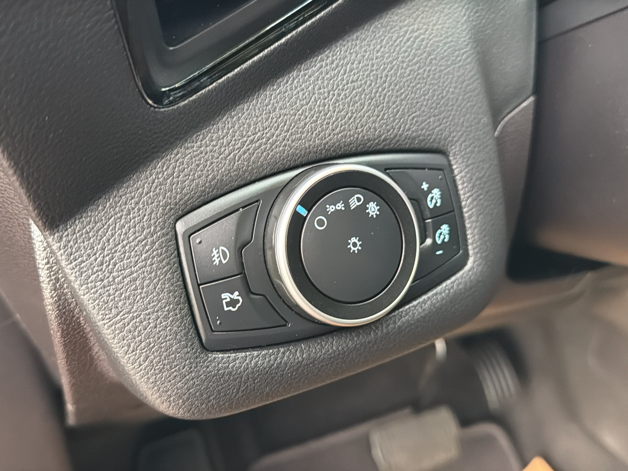 Used 2016 Ford Escape Titanium AWD/4WD image 14