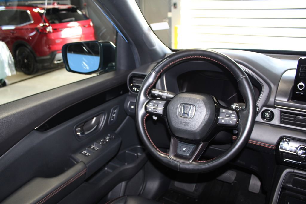 Certified 2025 Honda Pilot TrailSport image 24