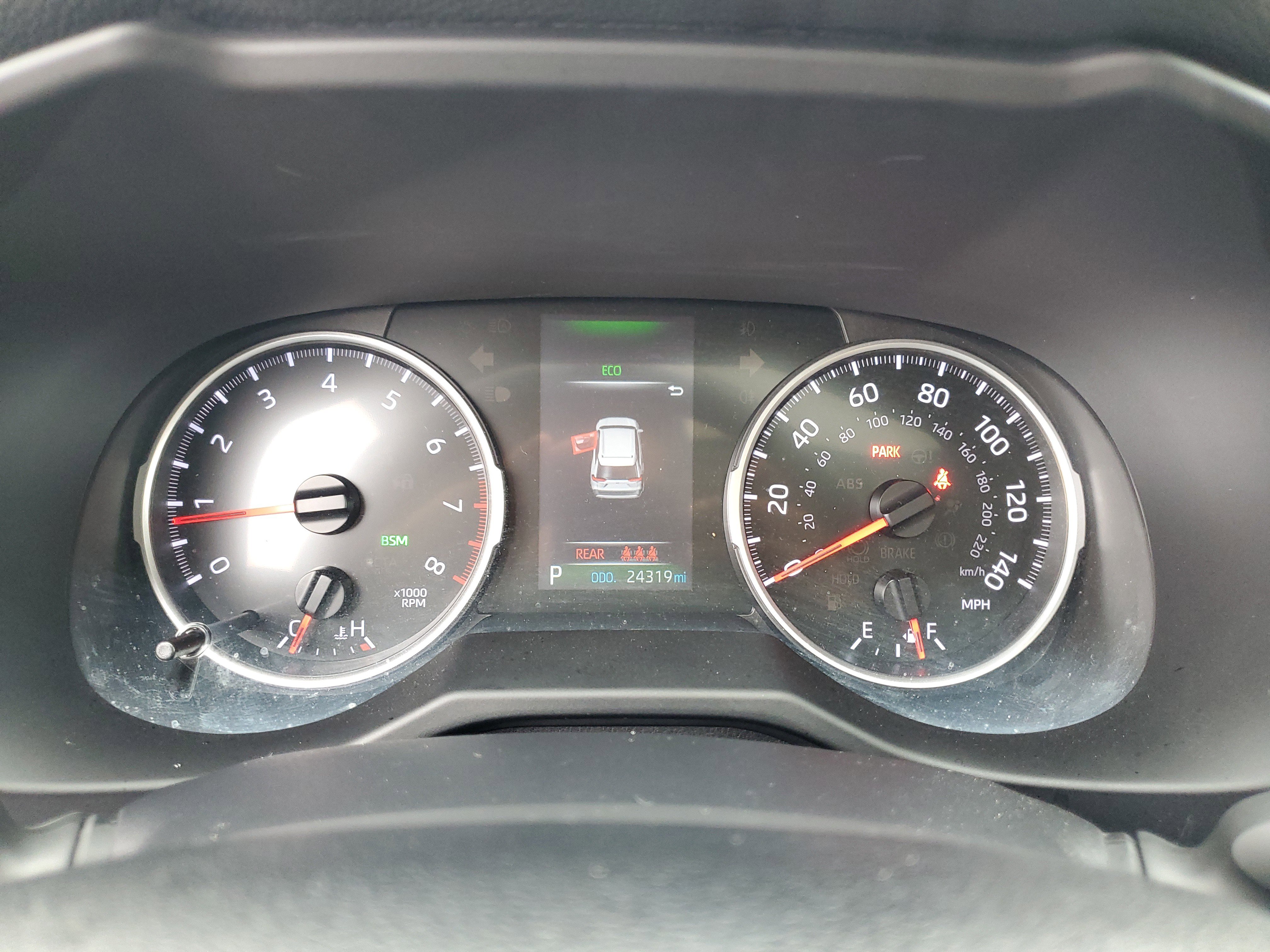 Used 2022 Toyota RAV4 XLE w/ Convenience Package image 31