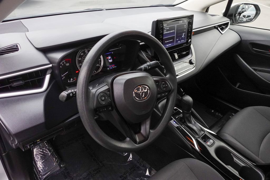 Used 2022 Toyota Corolla LE image 11