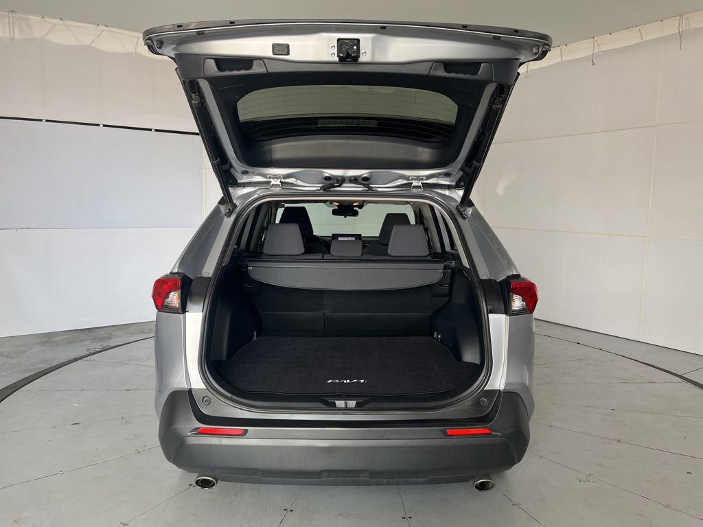 Used 2019 Toyota RAV4 XLE w/ Convenience Package AWD/4WD image 13