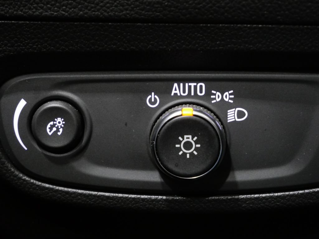Used 2024 Buick Encore GX Avenir w/ Avenir Technology Package AWD/4WD image 14
