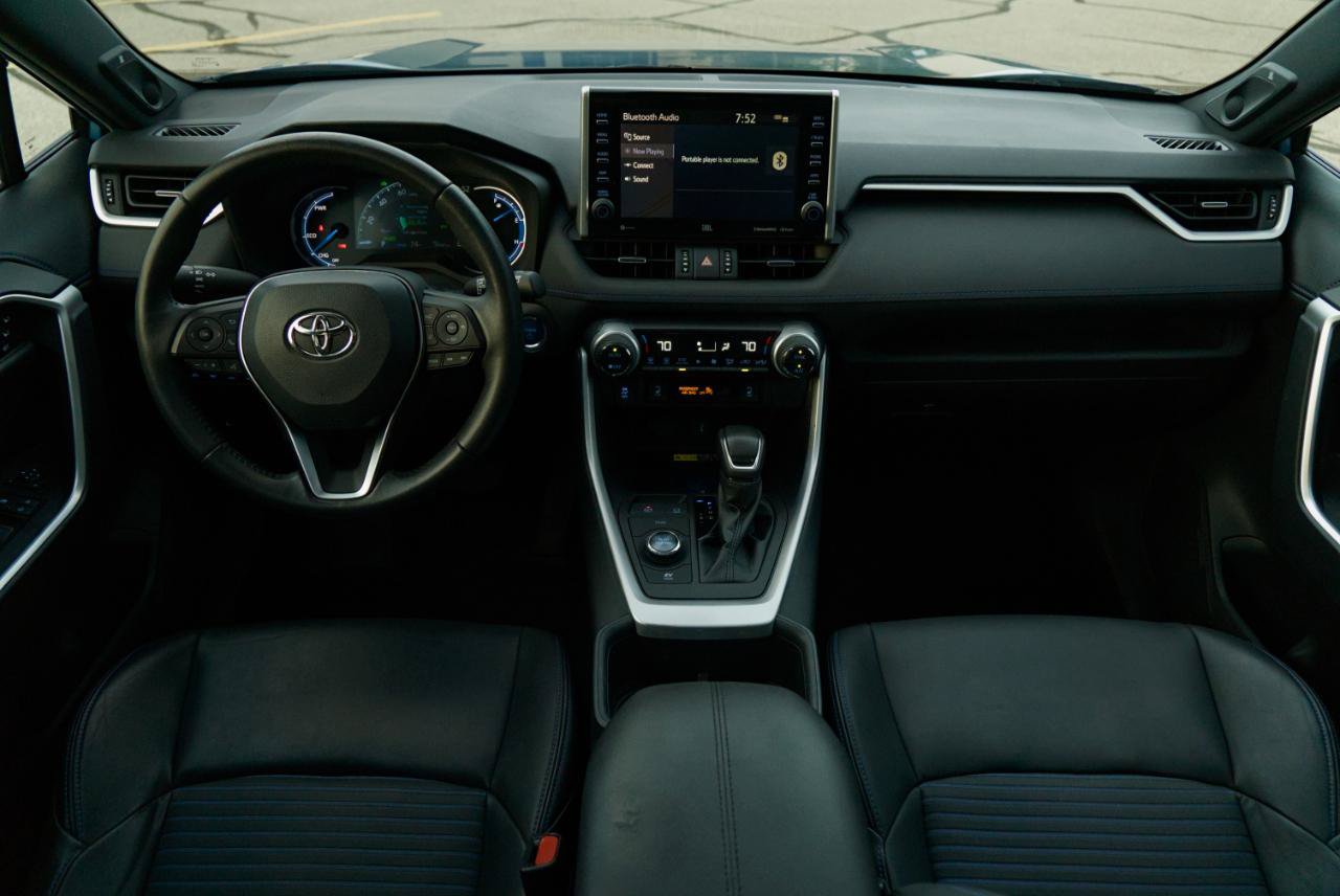 Used 2022 Toyota RAV4 XSE AWD/4WD image 25