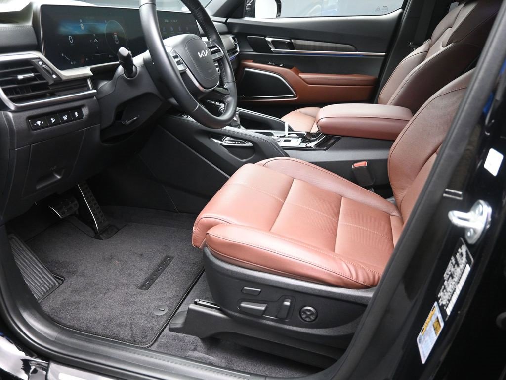 Used 2025 Kia Telluride SX image 17