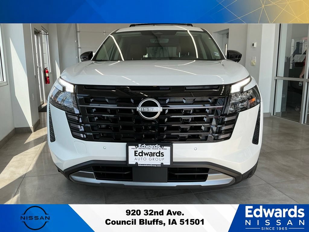 New 2026 Nissan Pathfinder Platinum AWD/4WD image 2