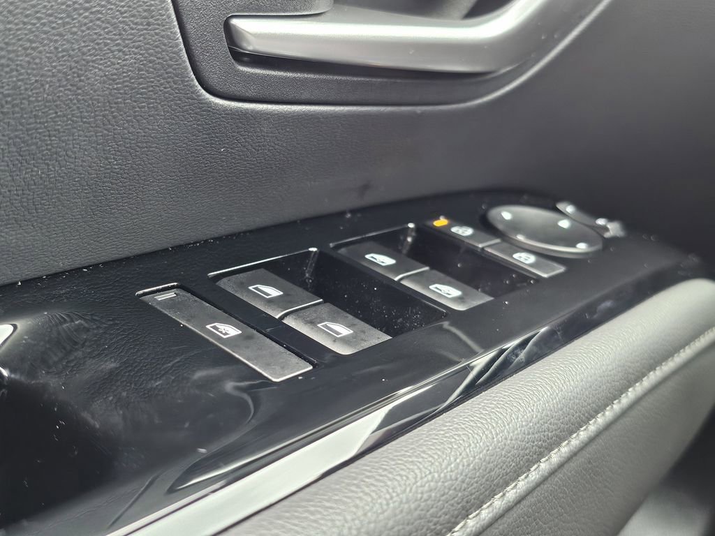 Certified 2025 Hyundai Santa Cruz SEL image 15