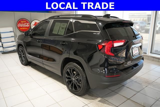Used 2022 GMC Terrain SLE w/ Driver Convenience Package image 4