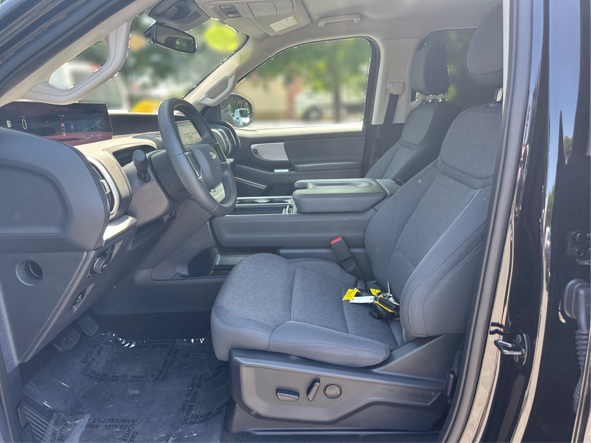 Used 2025 Ford Expedition Active AWD/4WD image 11