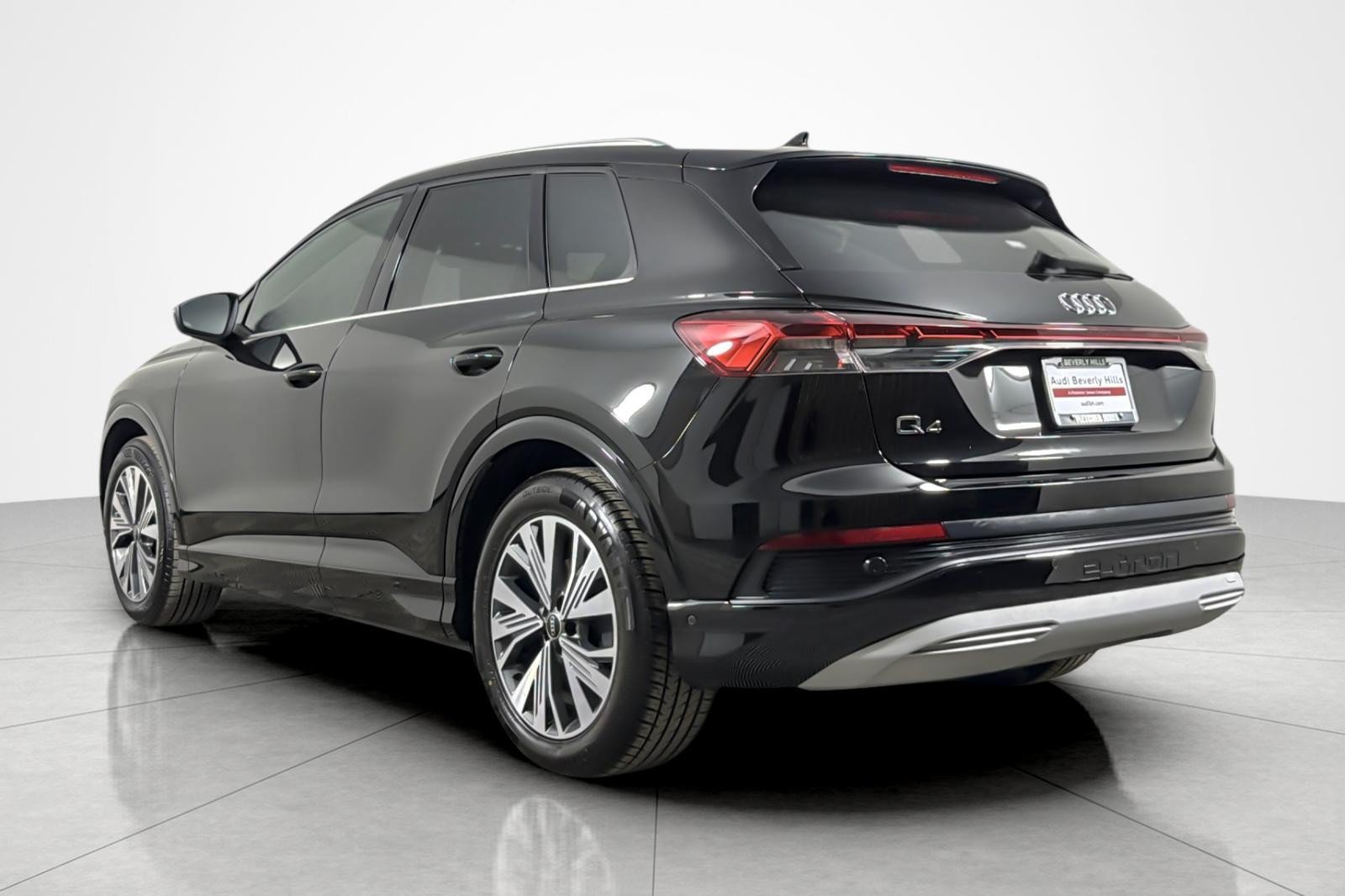 Certified 2023 Audi Q4 e-tron Premium Plus w/ Premium Plus RWD image 3