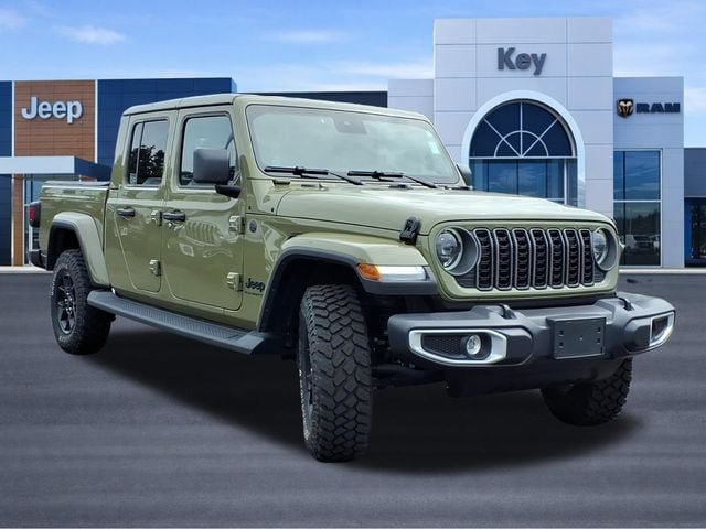 Certified 2025 Jeep Gladiator Sport AWD/4WD image 7