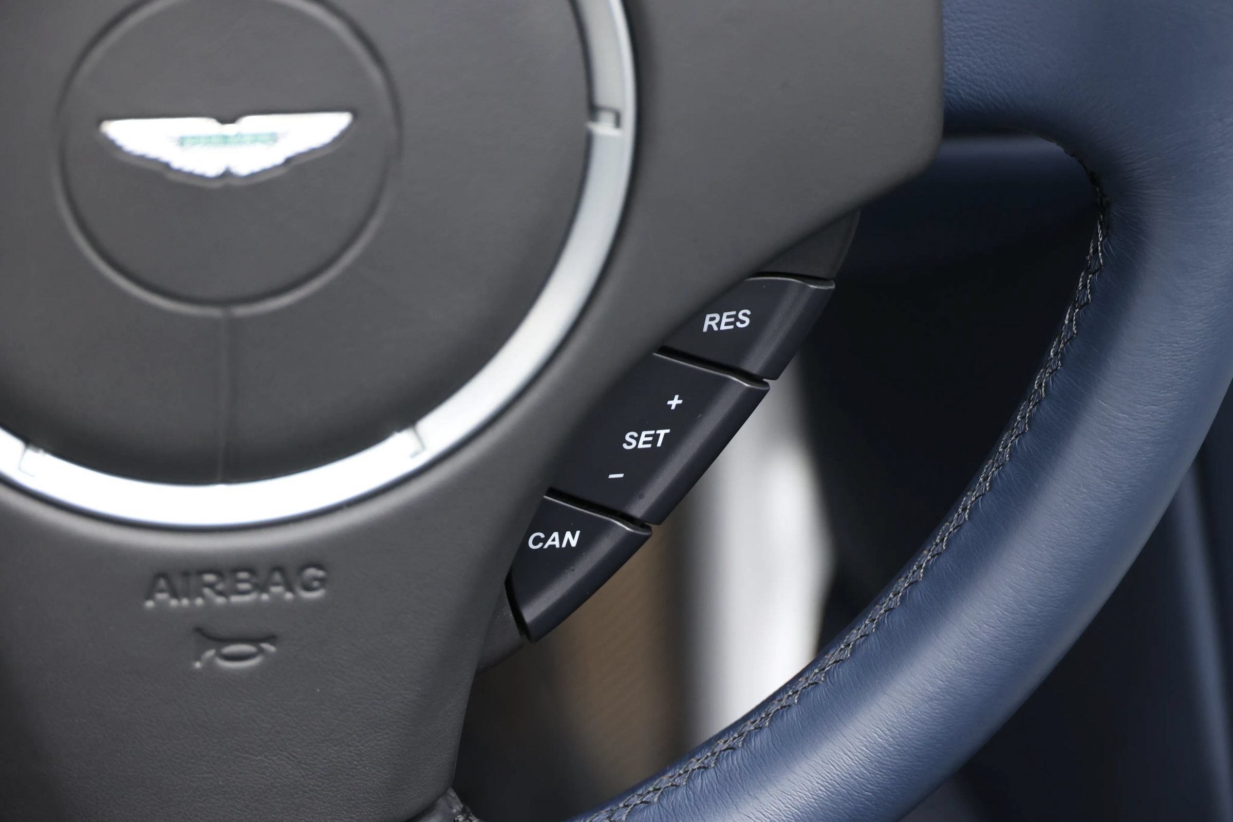 Used 2012 Aston Martin Virage Volante RWD image 27
