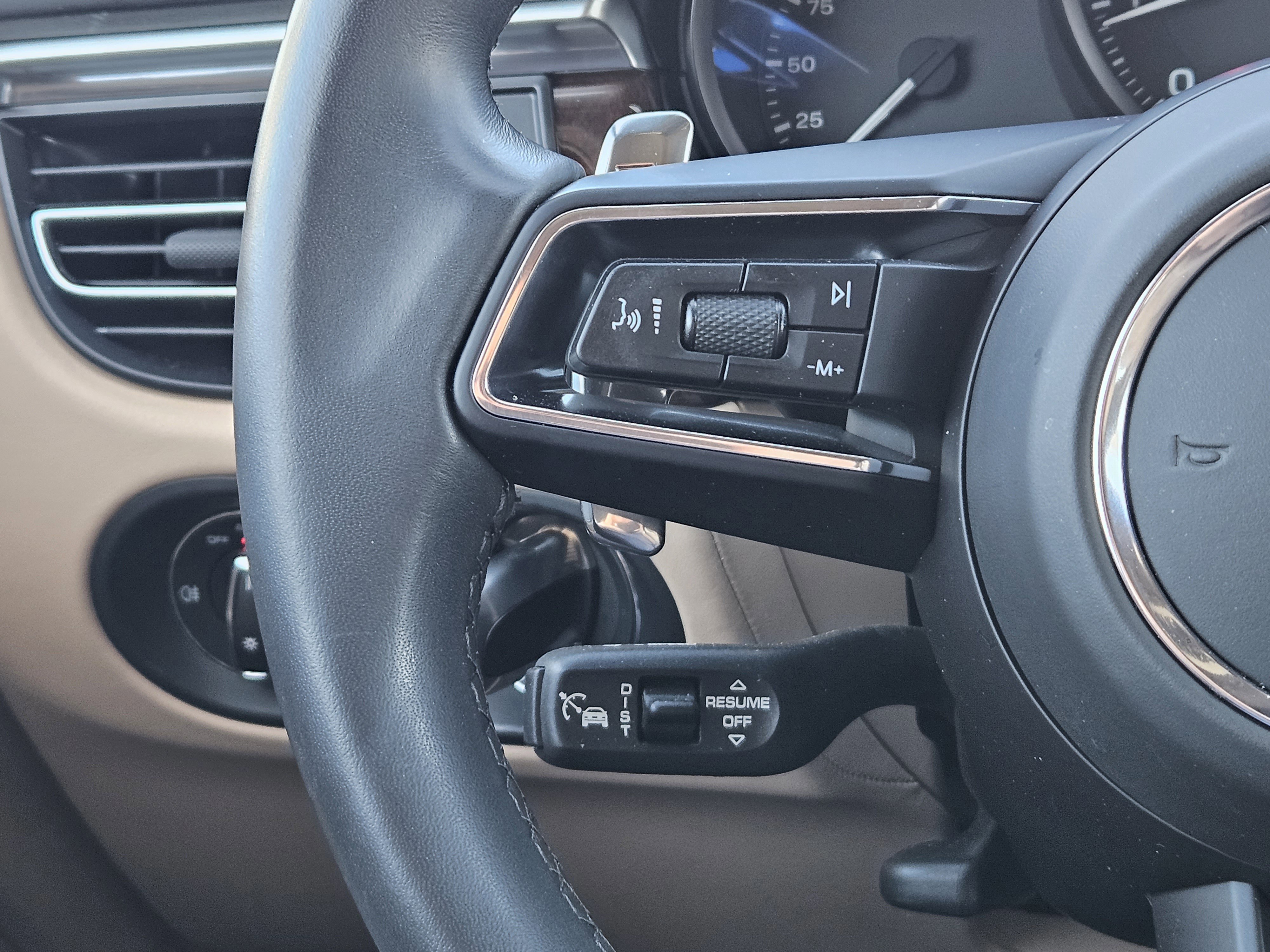 Certified 2023 Porsche Macan Turbo image 26