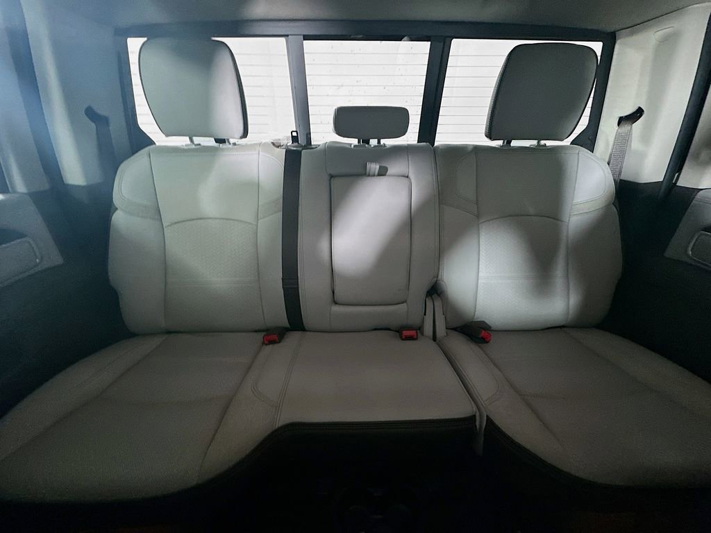 New 2025 RAM 3500 Laramie AWD/4WD image 10