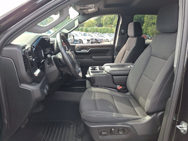 Used 2022 Chevrolet Silverado 1500 LT AWD/4WD image 2