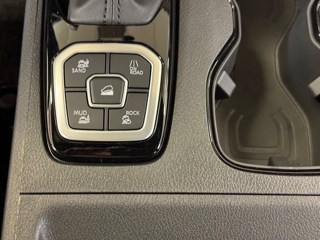 New 2026 Nissan Frontier SV AWD/4WD image 41