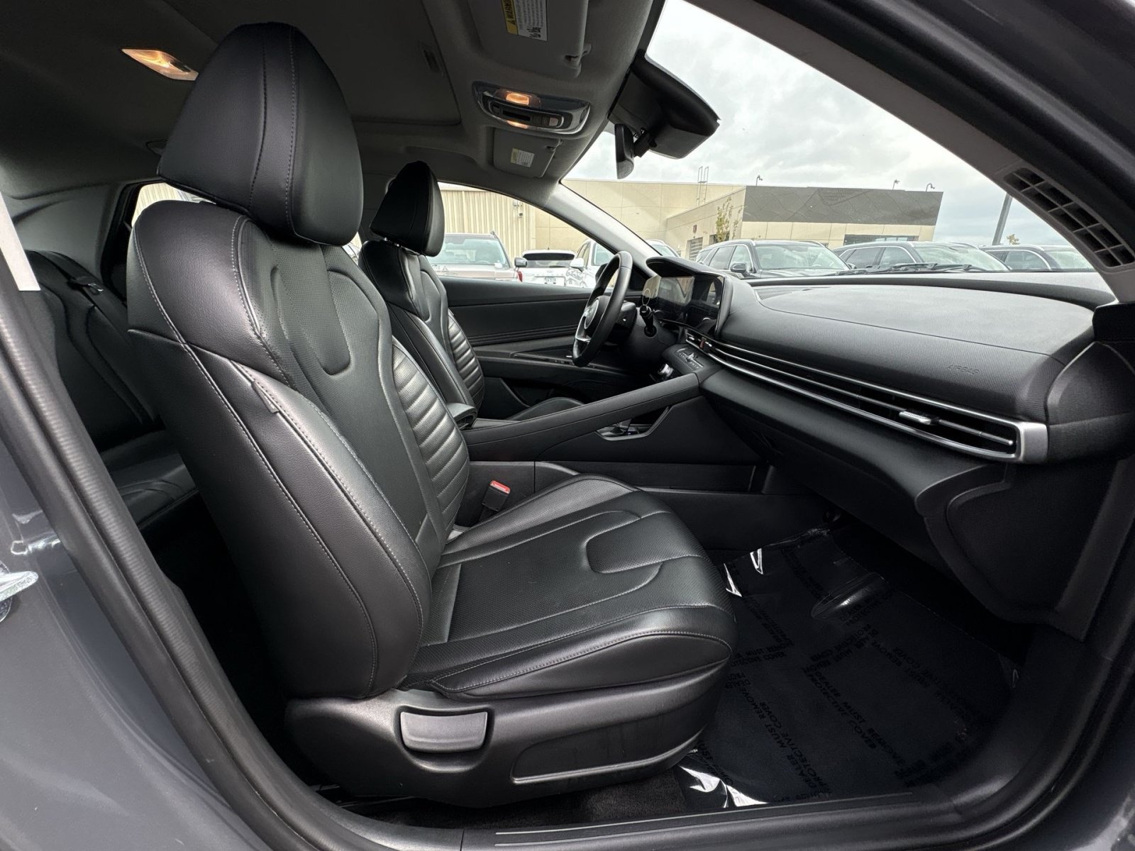 Certified 2025 Hyundai Elantra Limited FWD image 27