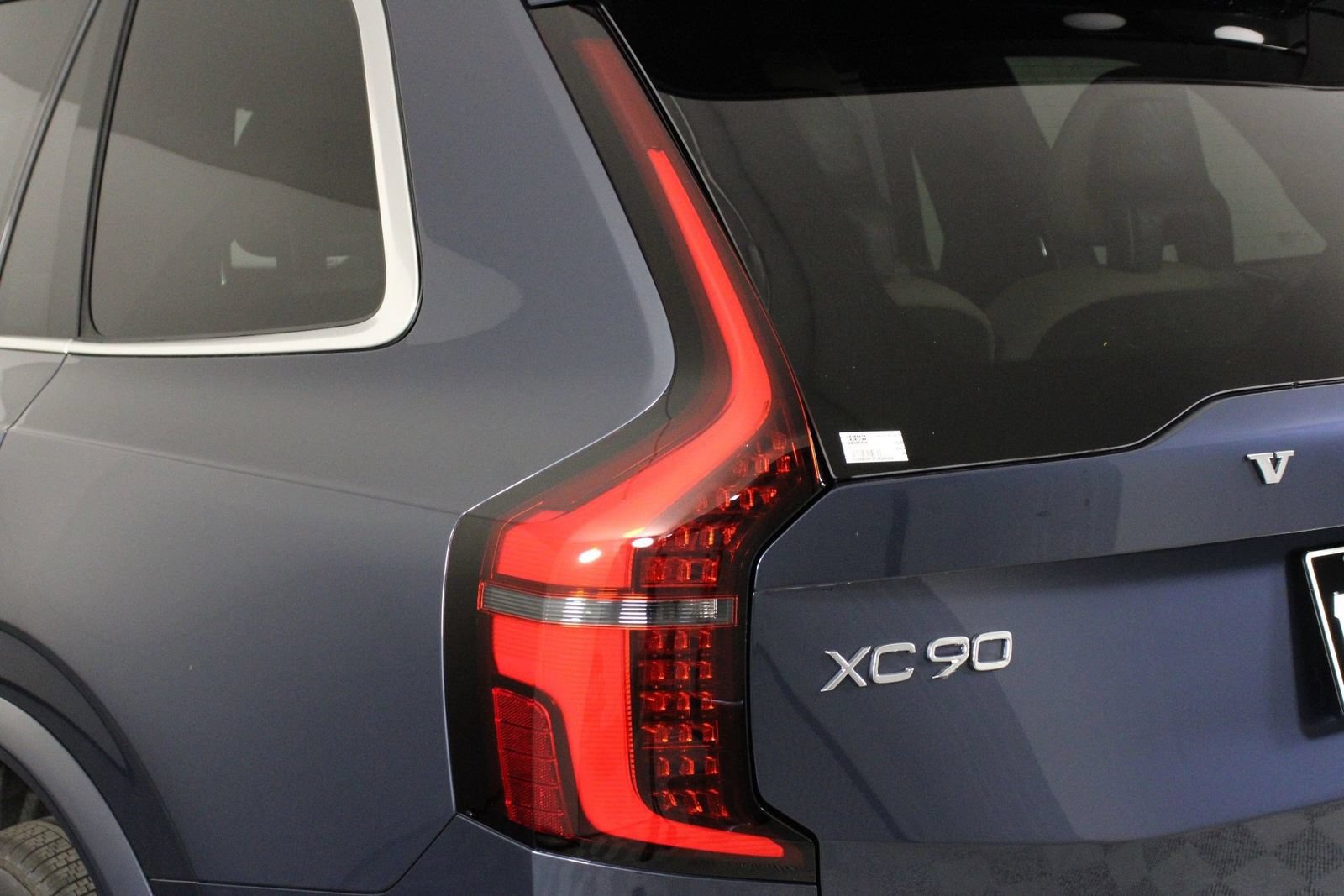 New 2026 Volvo XC90 T8 Ultra w/ Protection Package Premier AWD/4WD image 15