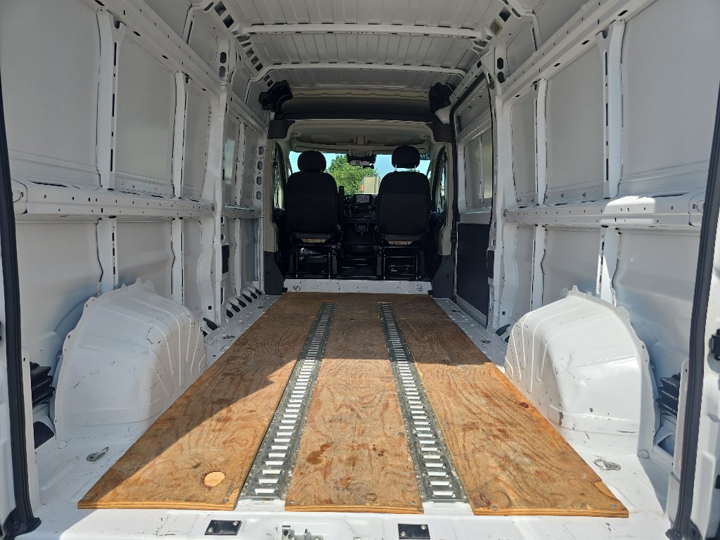 Used 2022 RAM ProMaster 2500 w/ Convenience Group FWD image 11