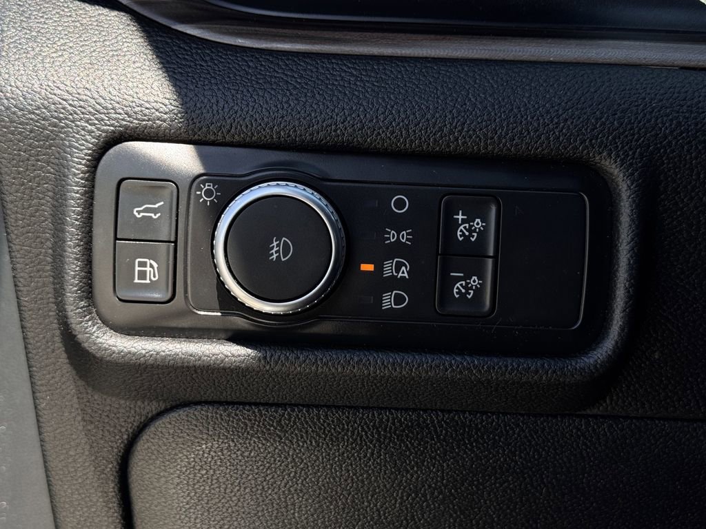 Used 2020 Ford Explorer Limited w/ Hybrid Equipment Group 310A RWD image 22