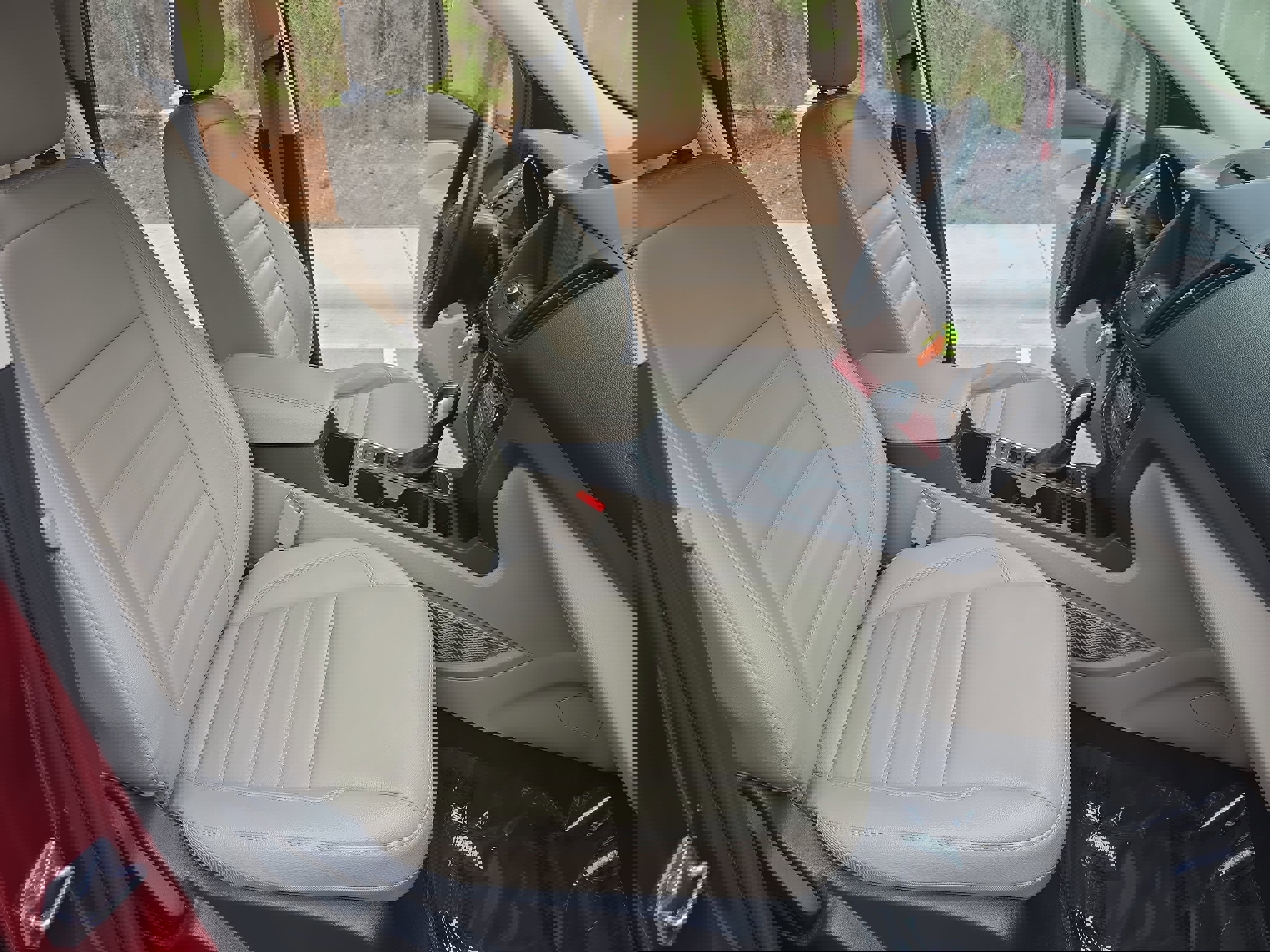 Used 2018 Ford Escape SEL image 10