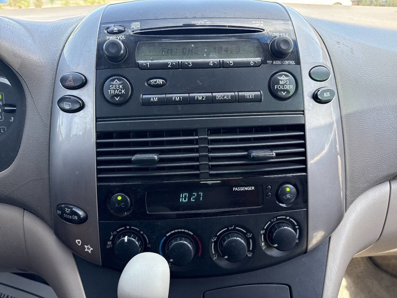 Used 2006 Toyota Sienna CE FWD image 39