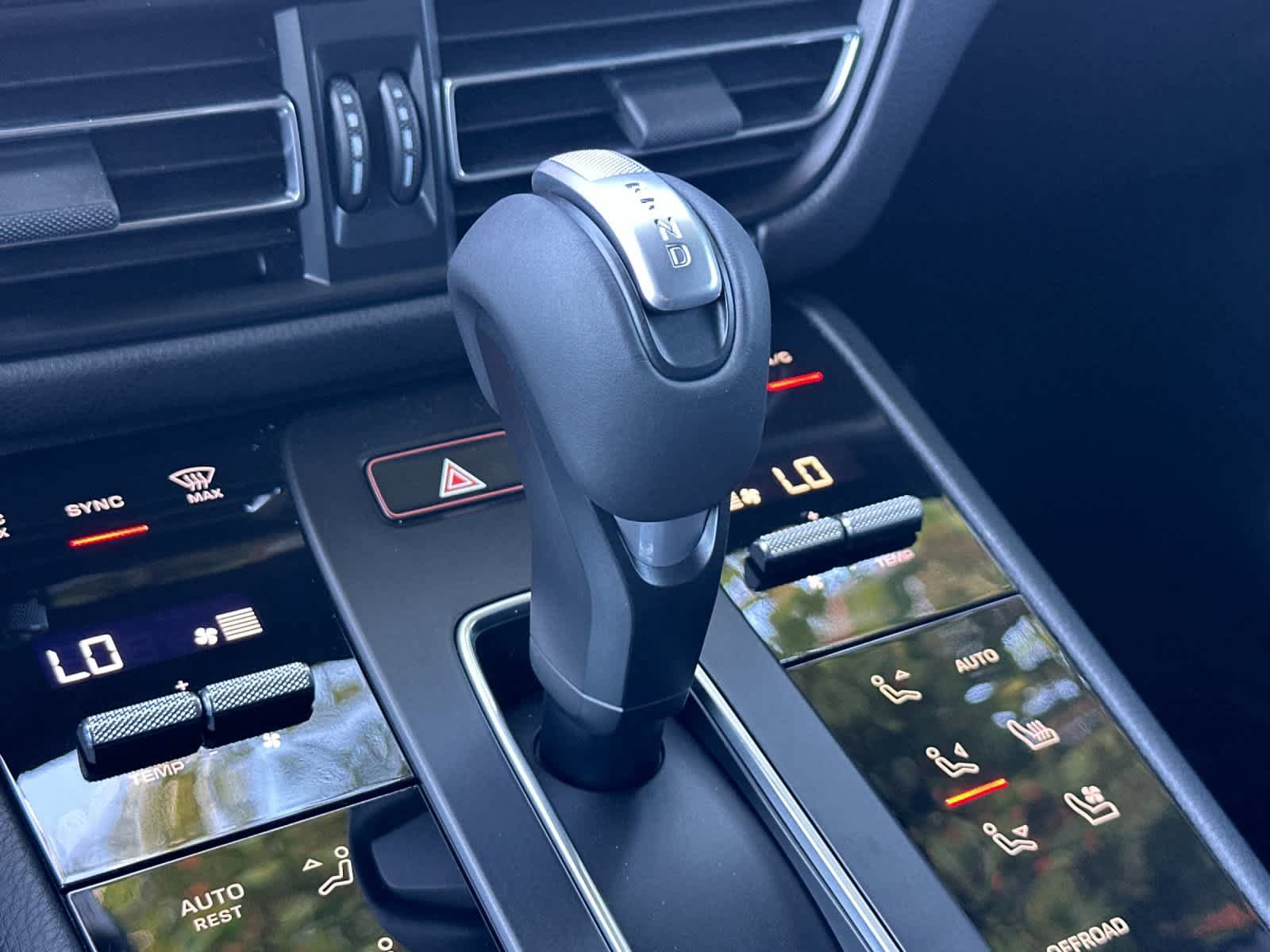 New 2026 Porsche Macan AWD/4WD image 25