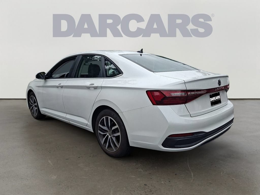 Used 2025 Volkswagen Jetta SE FWD image 4