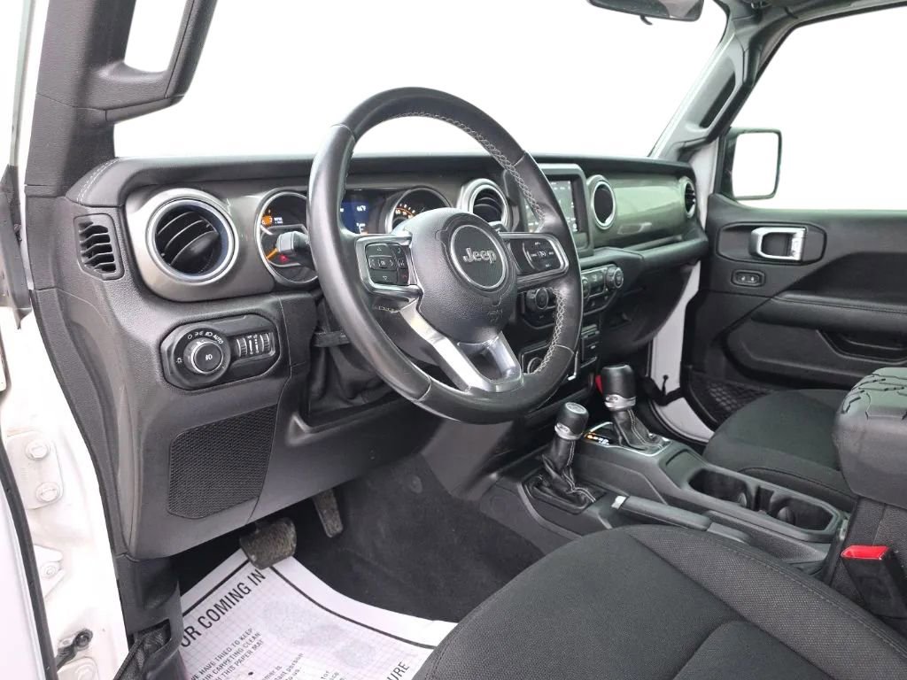Used 2019 Jeep Wrangler Unlimited Sahara image 13
