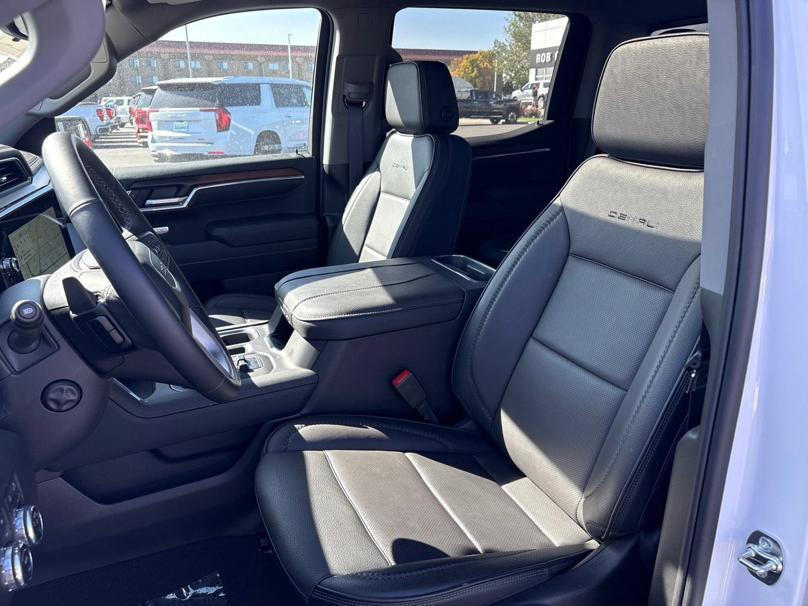 Used 2025 GMC Sierra 1500 Denali w/ Denali Reserve Package AWD/4WD image 9
