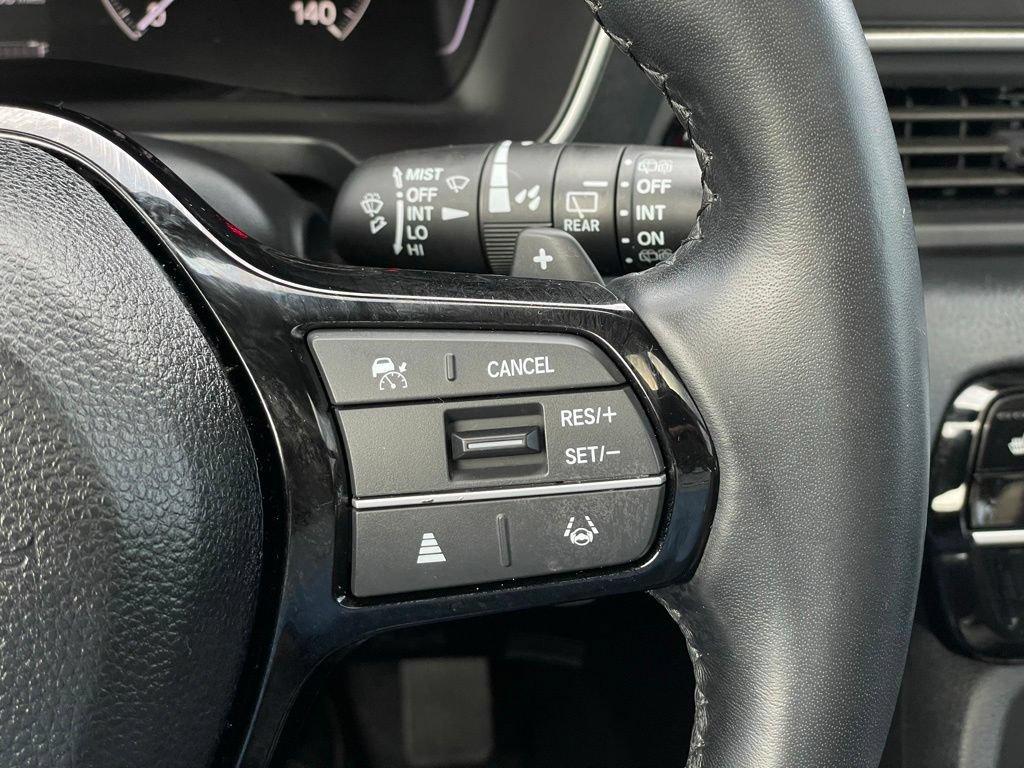 Certified 2025 Honda Pilot Touring image 14