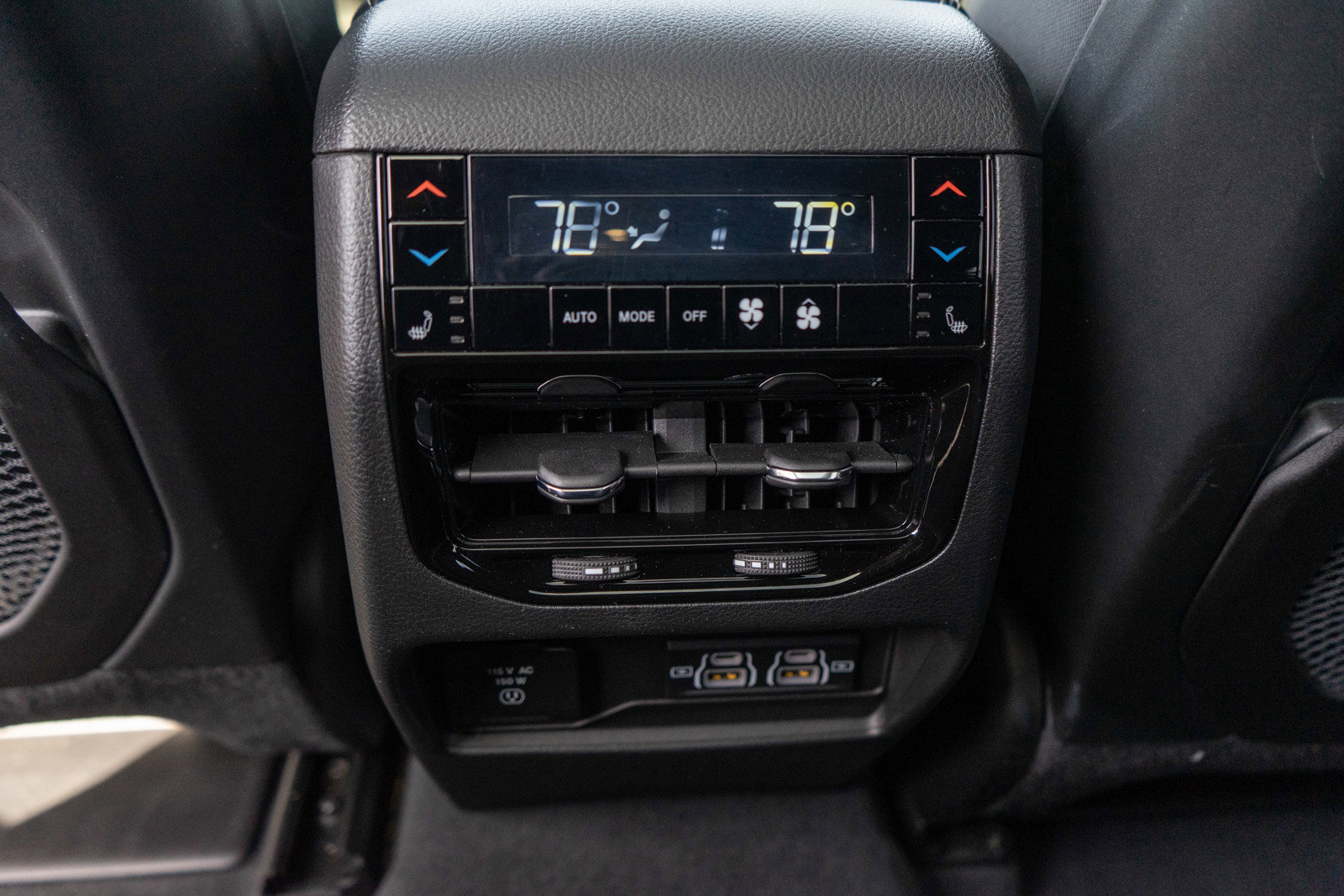 Used 2023 Jeep Grand Cherokee Overland w/ Adv Protech Group III AWD/4WD image 33