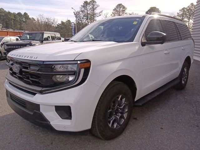 Used 2025 Ford Expedition Active RWD image 7